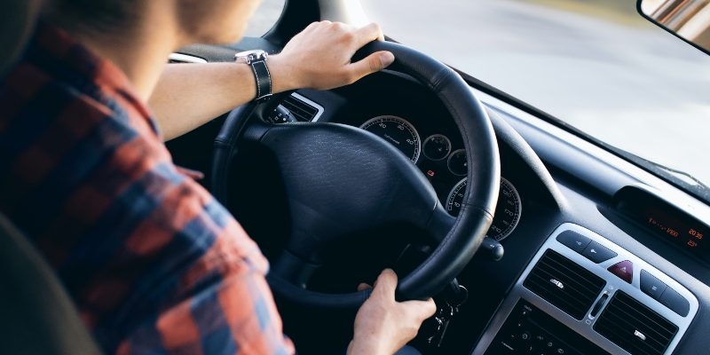 Préparez votre examen de conduite avec Dr. Driving